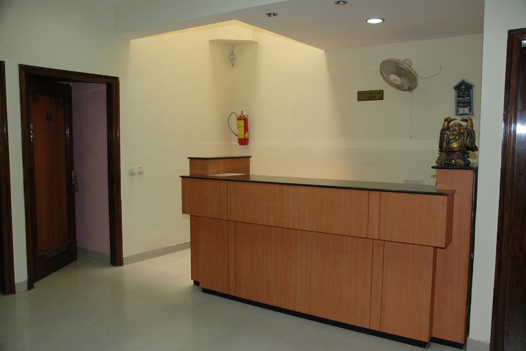 Hotel D R International Ambāla Szoba fotó