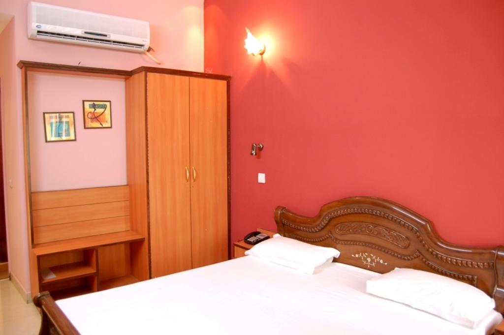Hotel D R International Ambāla Szoba fotó
