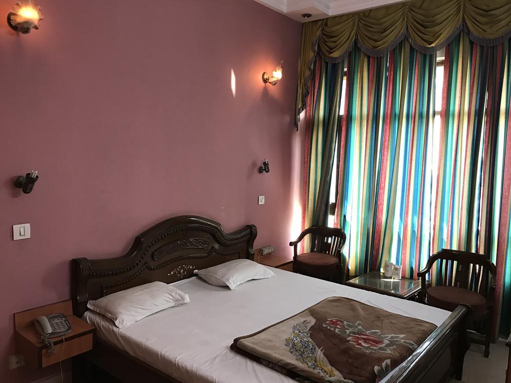 Hotel D R International Ambāla Kültér fotó