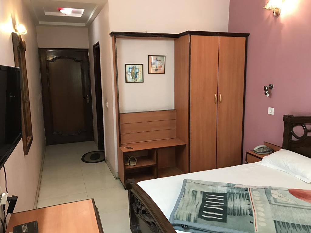 Hotel D R International Ambāla Kültér fotó